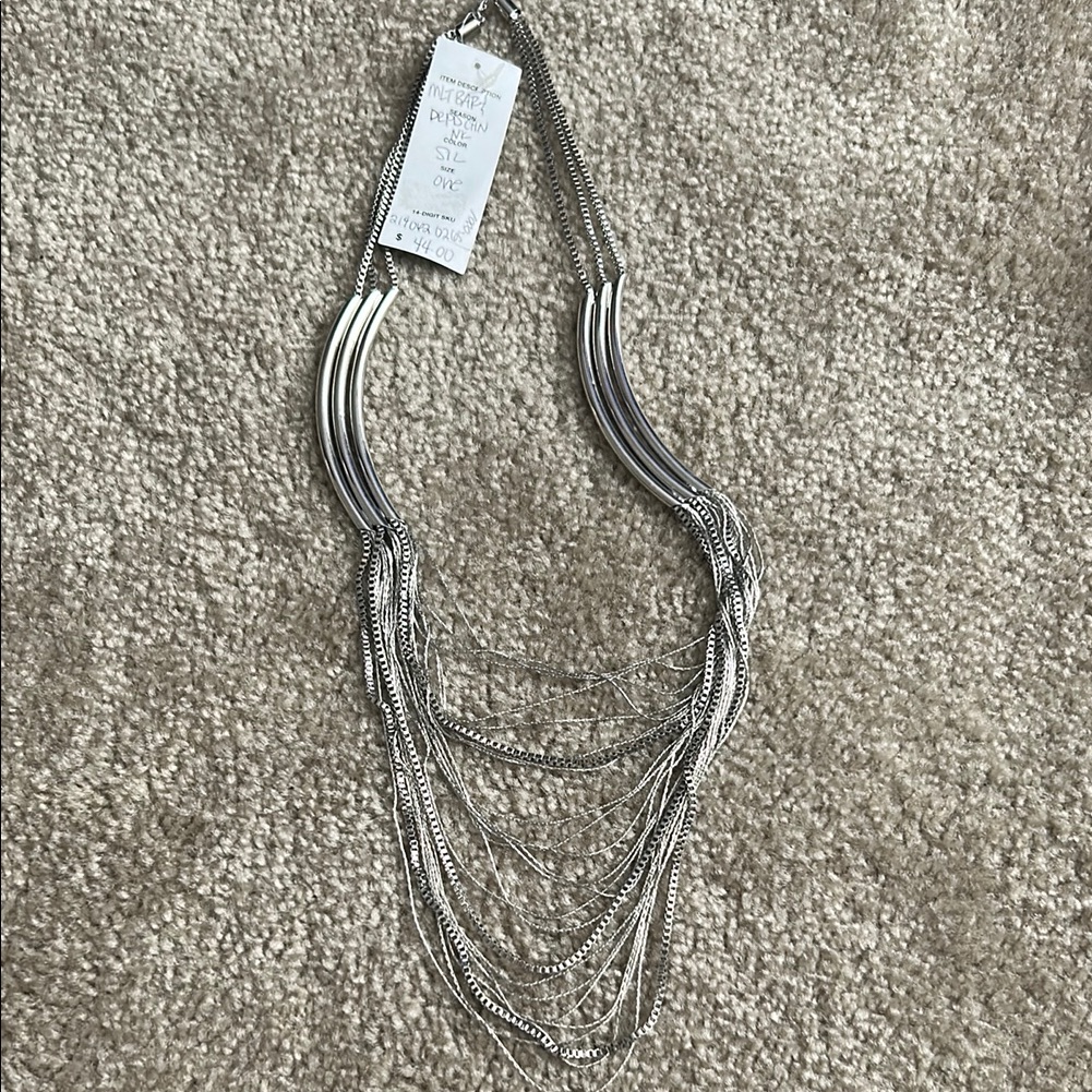 Elegant Silver Necklace 30$